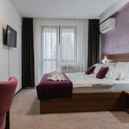 Hotel Damis Pale Ngoại thất bức ảnh