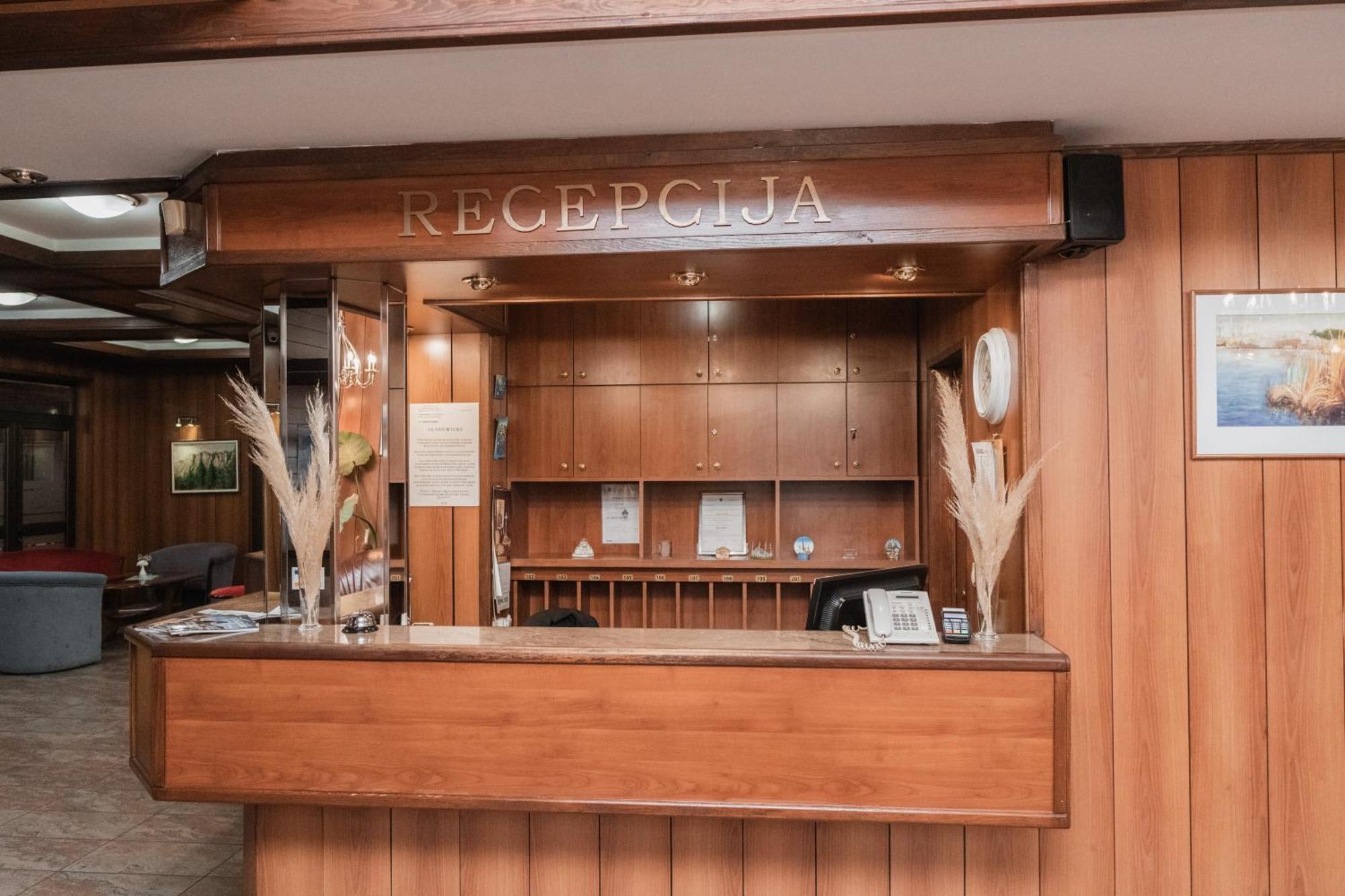 Hotel Damis Pale Ngoại thất bức ảnh