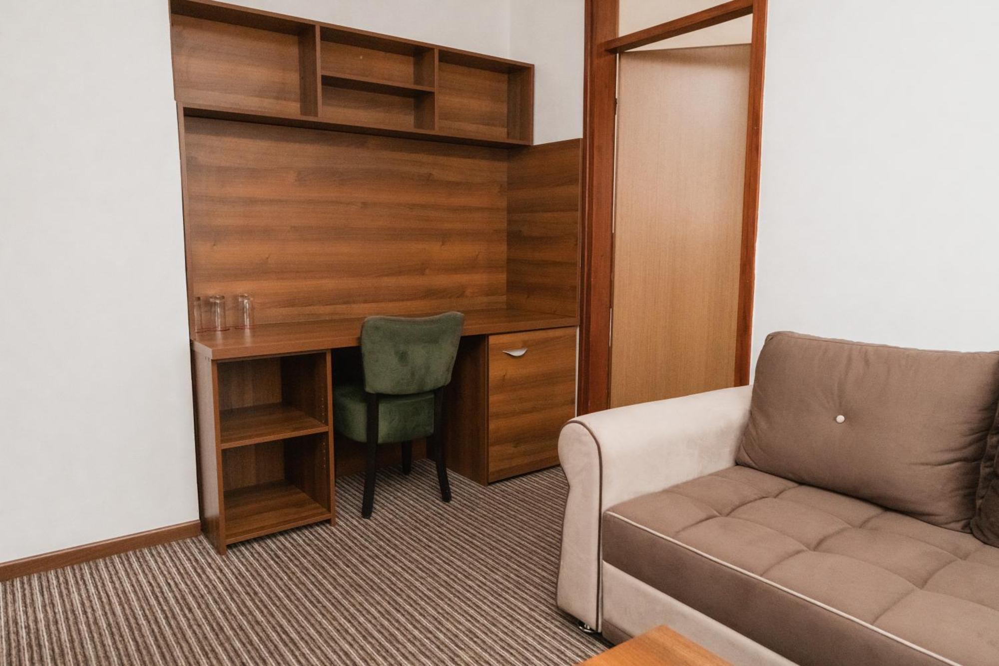 Hotel Damis Pale Ngoại thất bức ảnh