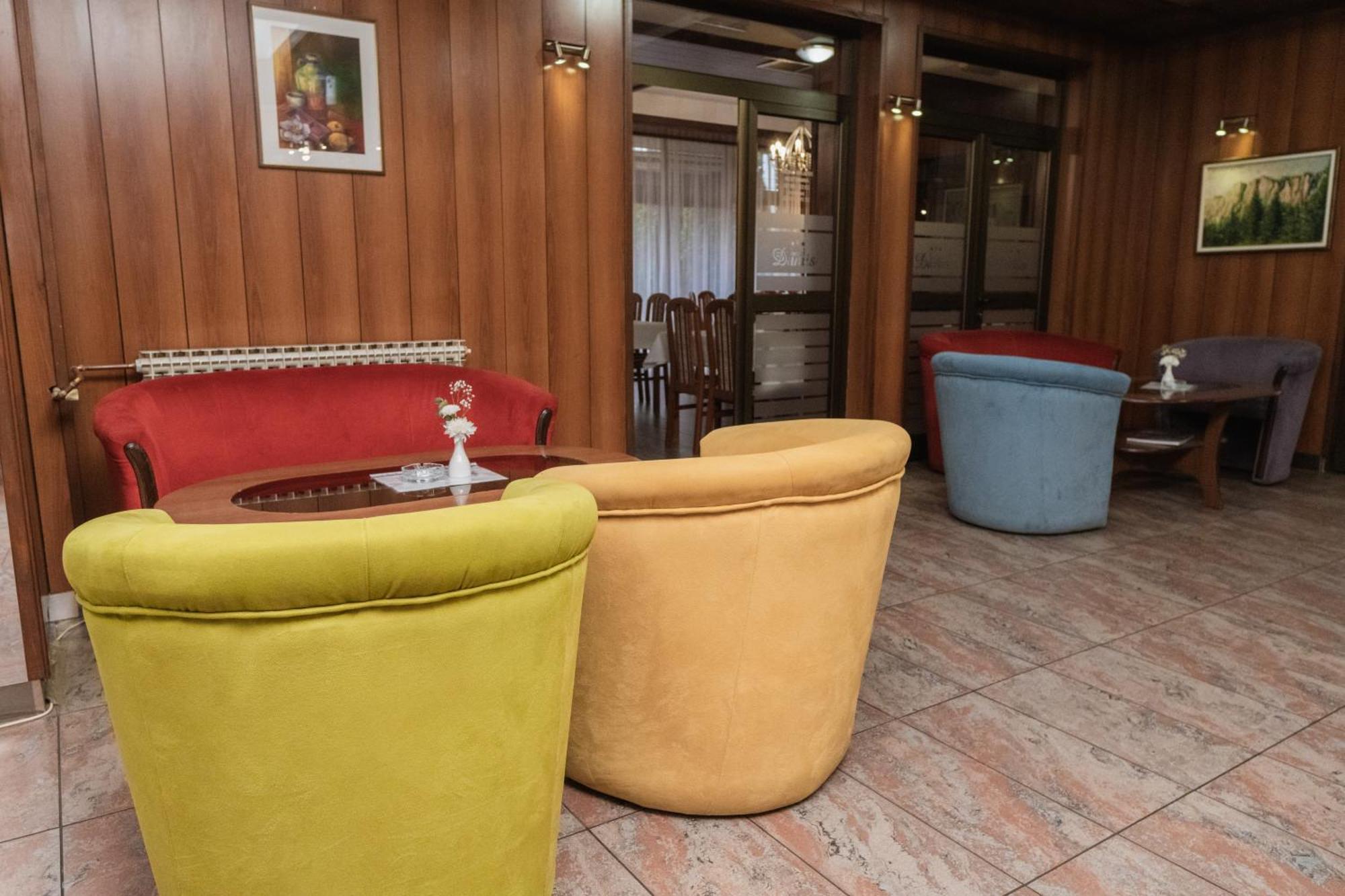 Hotel Damis Pale Ngoại thất bức ảnh