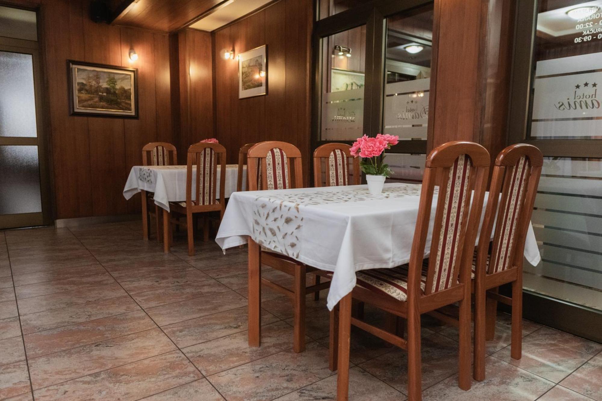 Hotel Damis Pale Ngoại thất bức ảnh