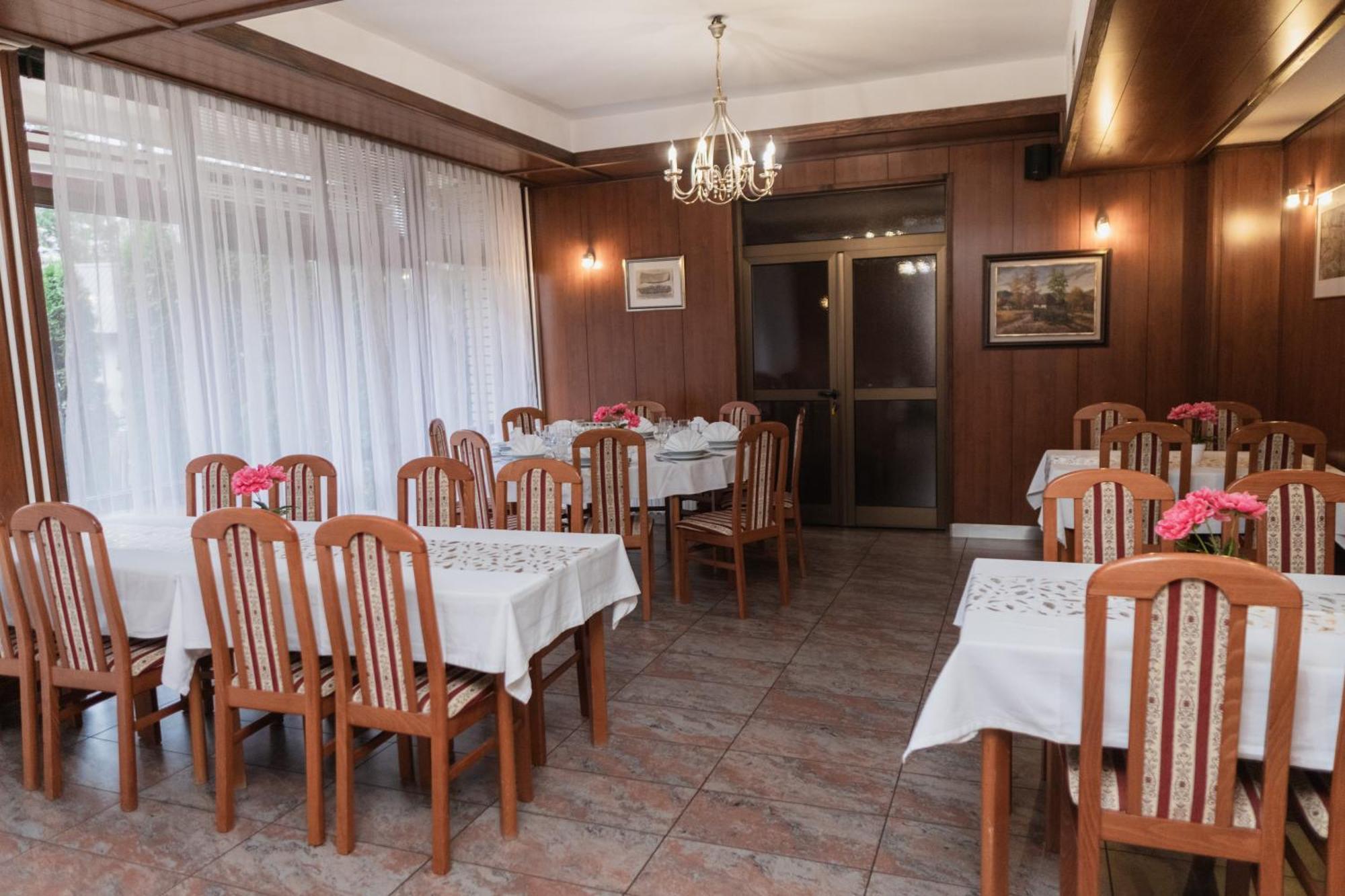 Hotel Damis Pale Ngoại thất bức ảnh