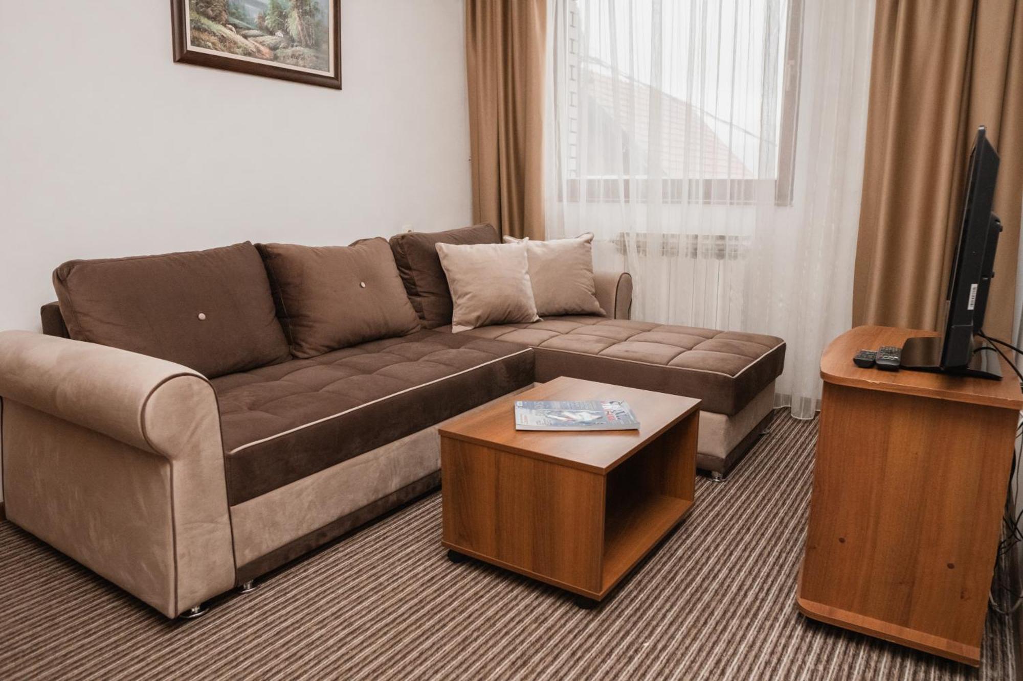 Hotel Damis Pale Ngoại thất bức ảnh