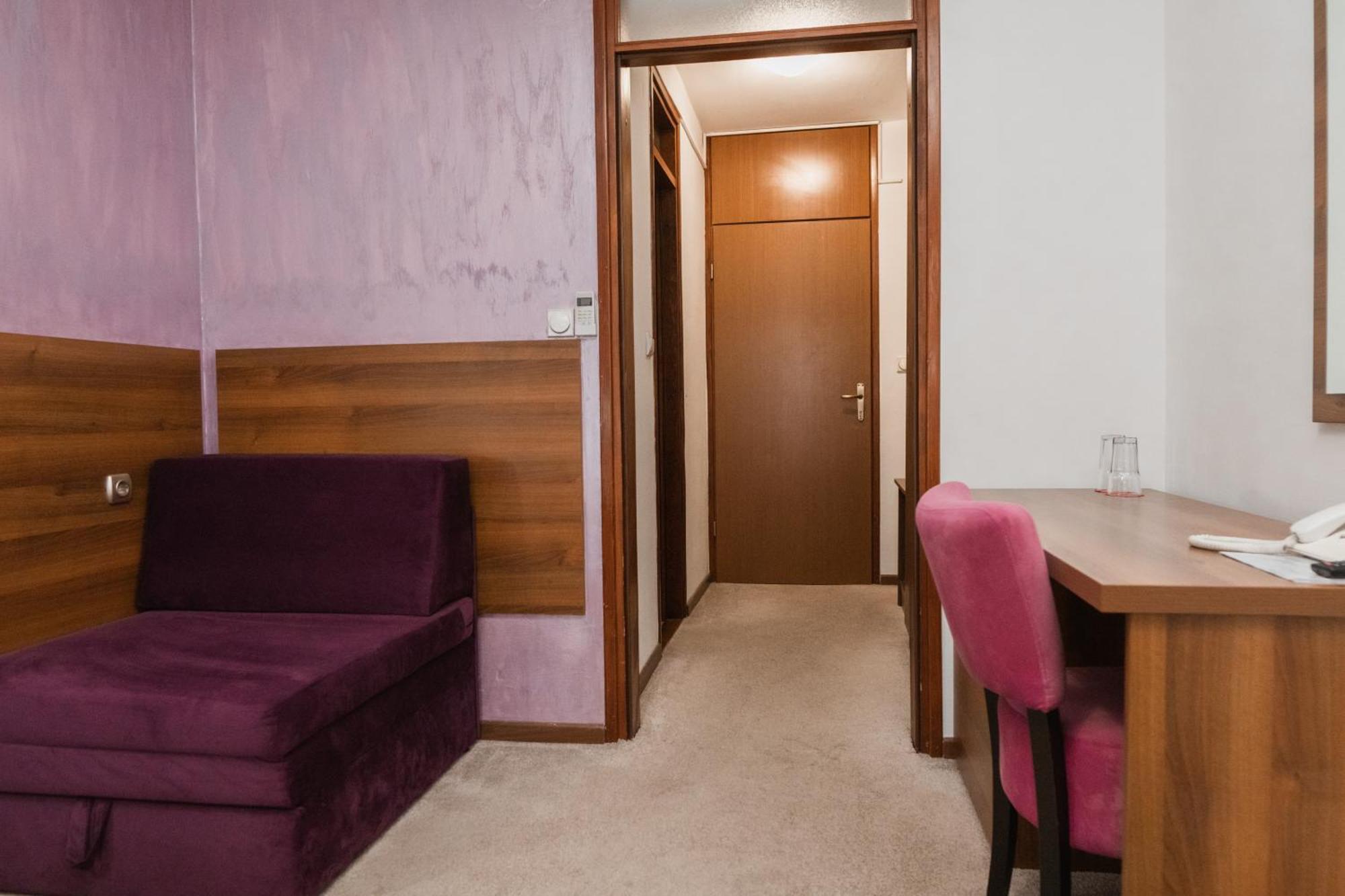 Hotel Damis Pale Ngoại thất bức ảnh