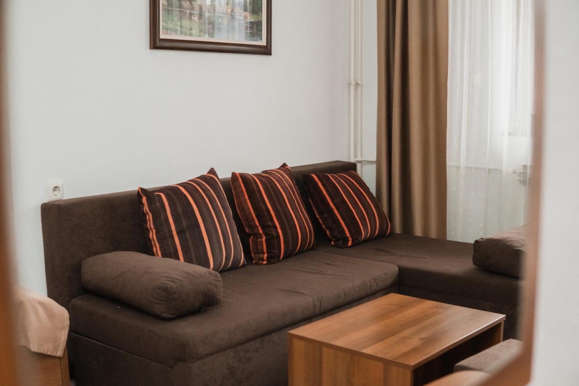 Hotel Damis Pale Ngoại thất bức ảnh