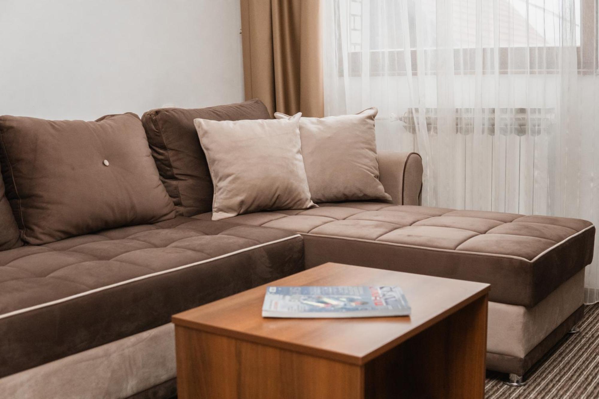 Hotel Damis Pale Ngoại thất bức ảnh