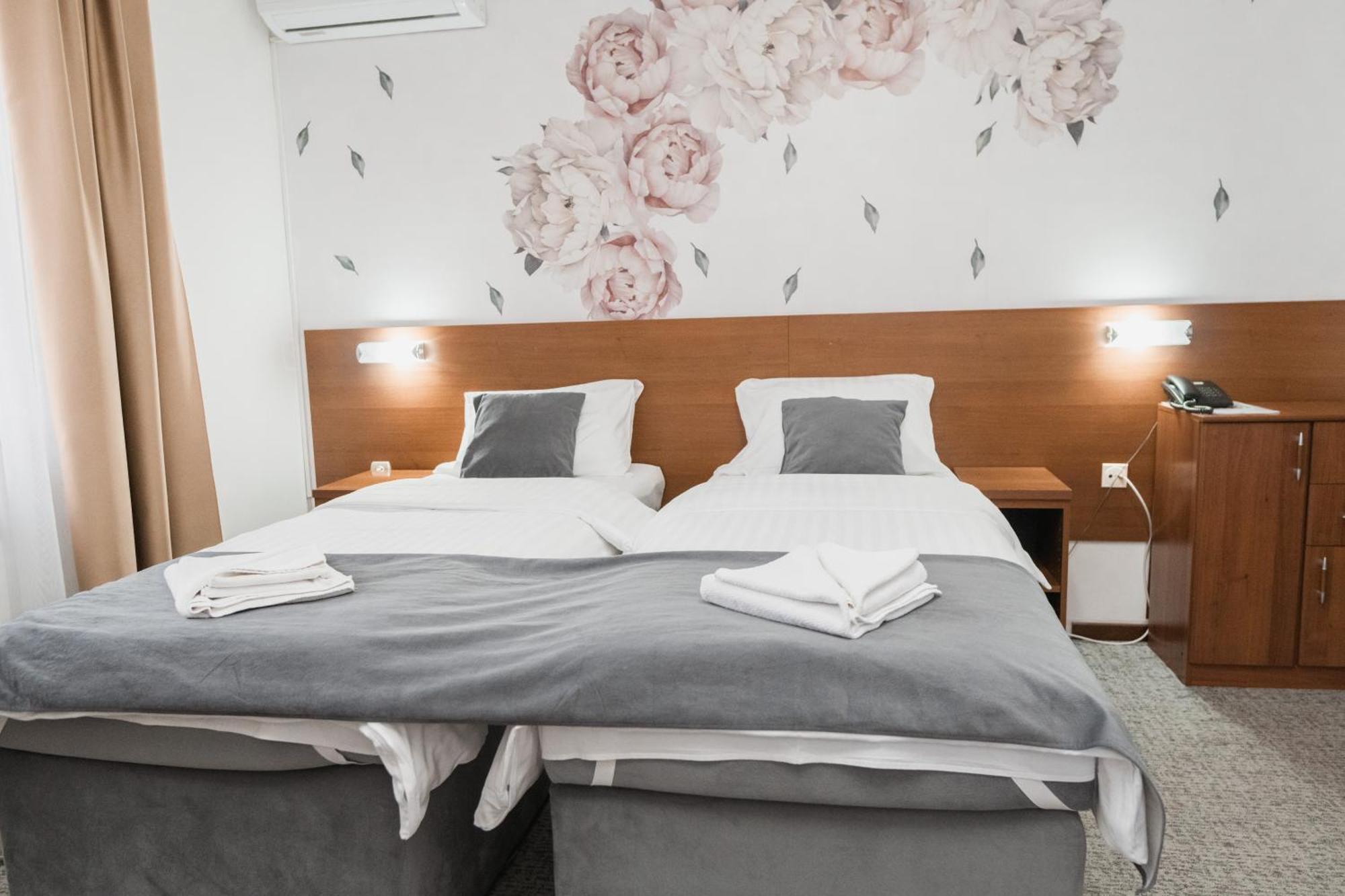 Hotel Damis Pale Ngoại thất bức ảnh