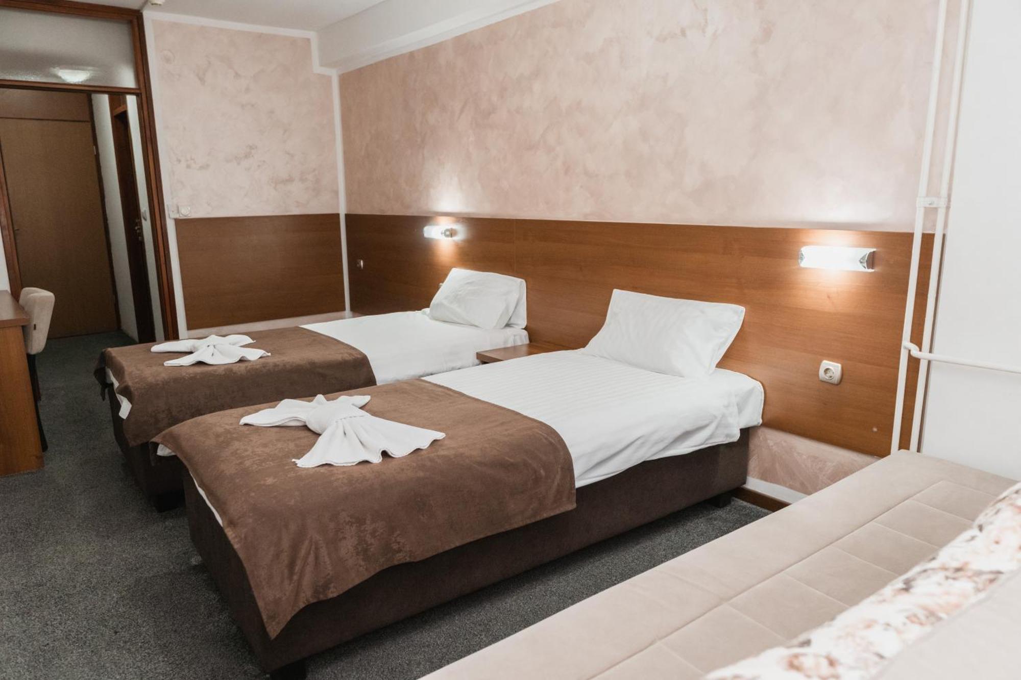 Hotel Damis Pale Ngoại thất bức ảnh