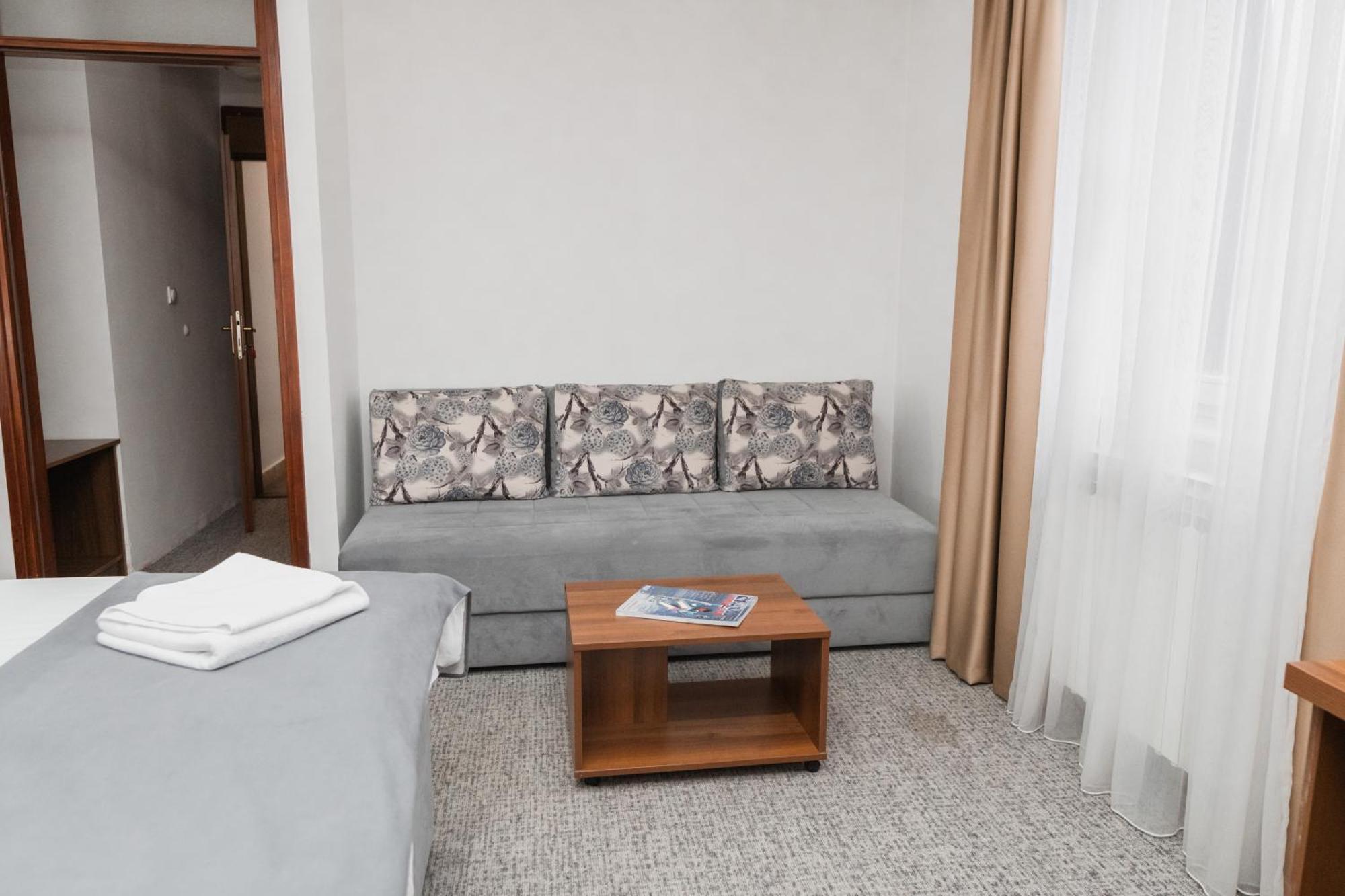 Hotel Damis Pale Ngoại thất bức ảnh