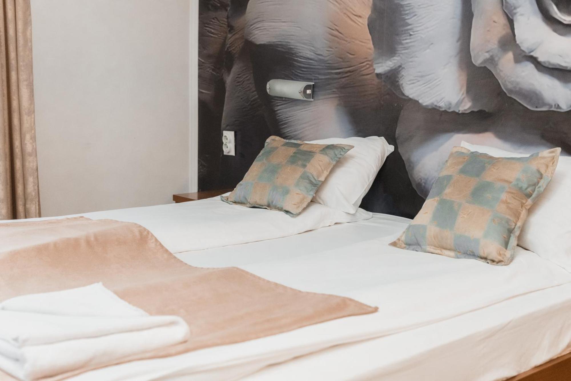 Hotel Damis Pale Ngoại thất bức ảnh