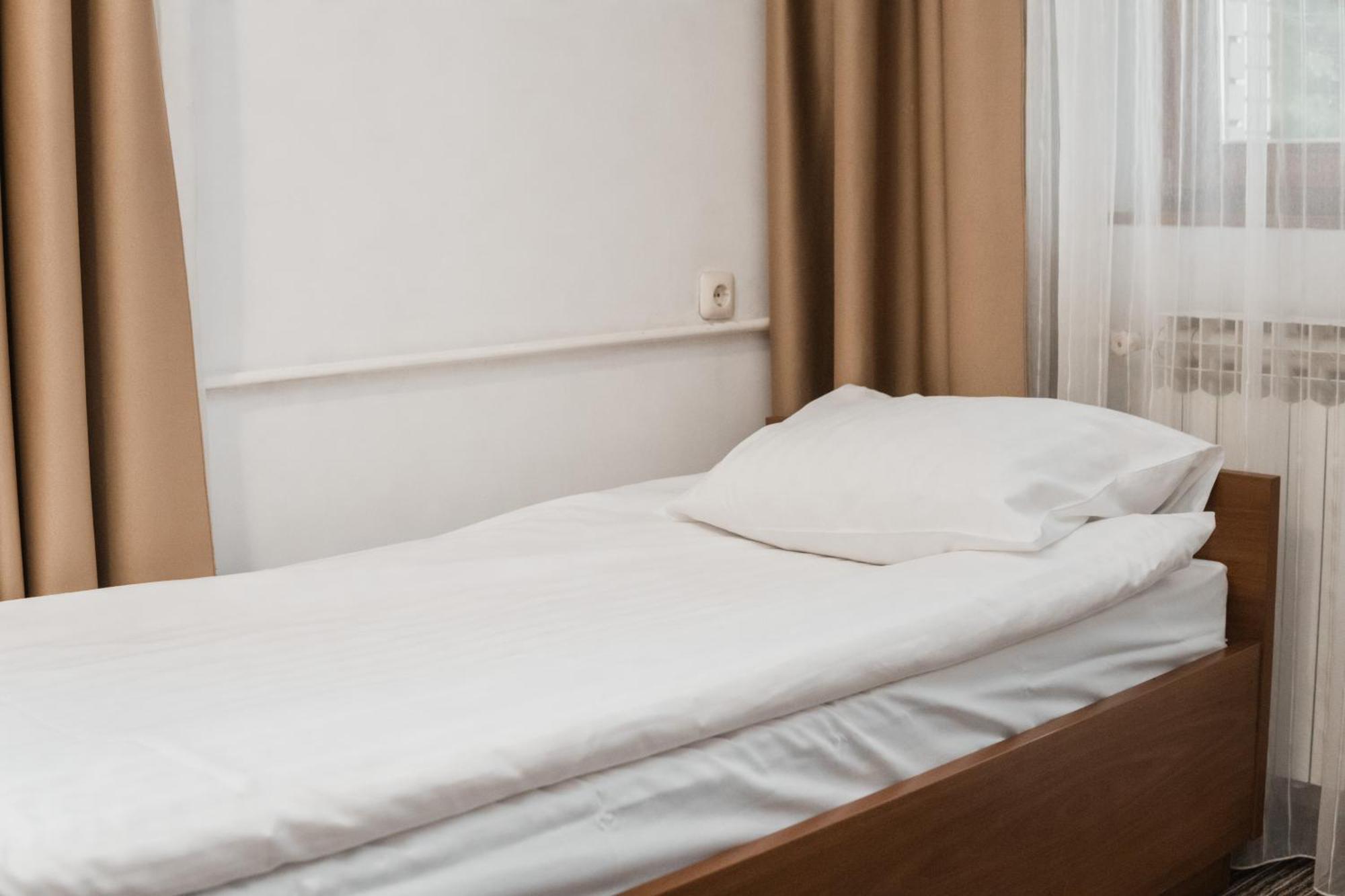 Hotel Damis Pale Ngoại thất bức ảnh