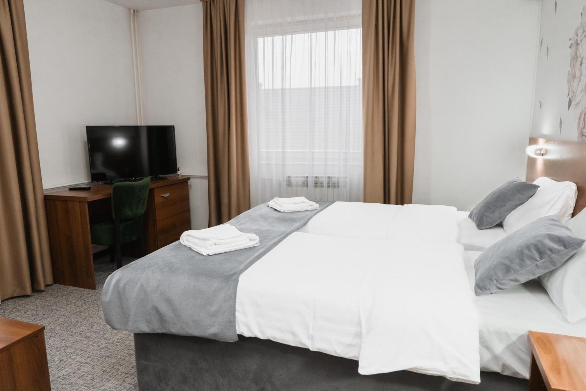 Hotel Damis Pale Ngoại thất bức ảnh