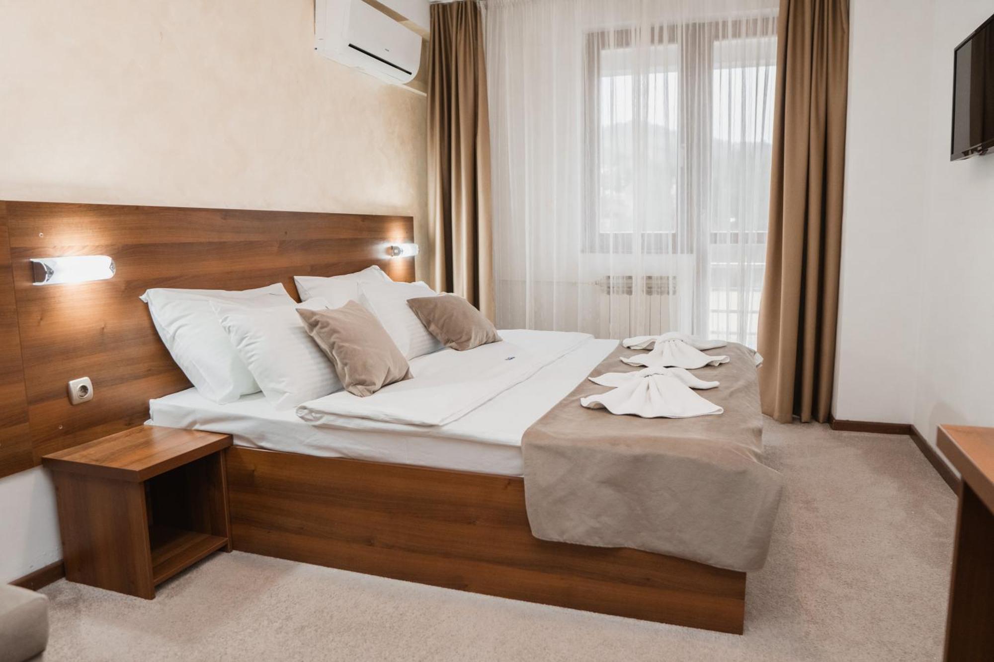 Hotel Damis Pale Ngoại thất bức ảnh