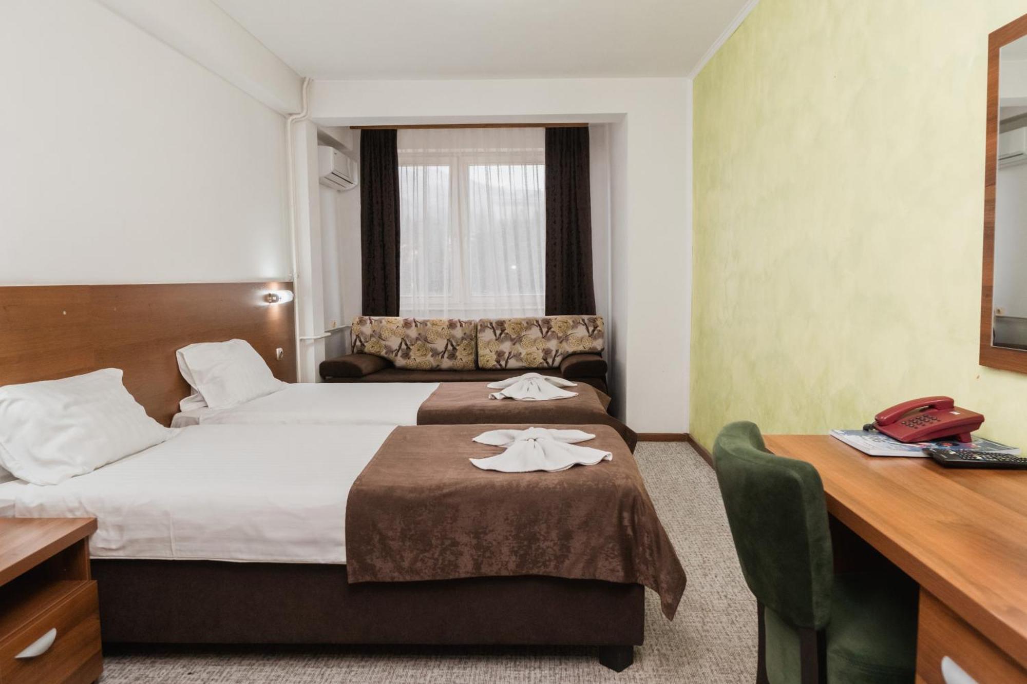 Hotel Damis Pale Ngoại thất bức ảnh