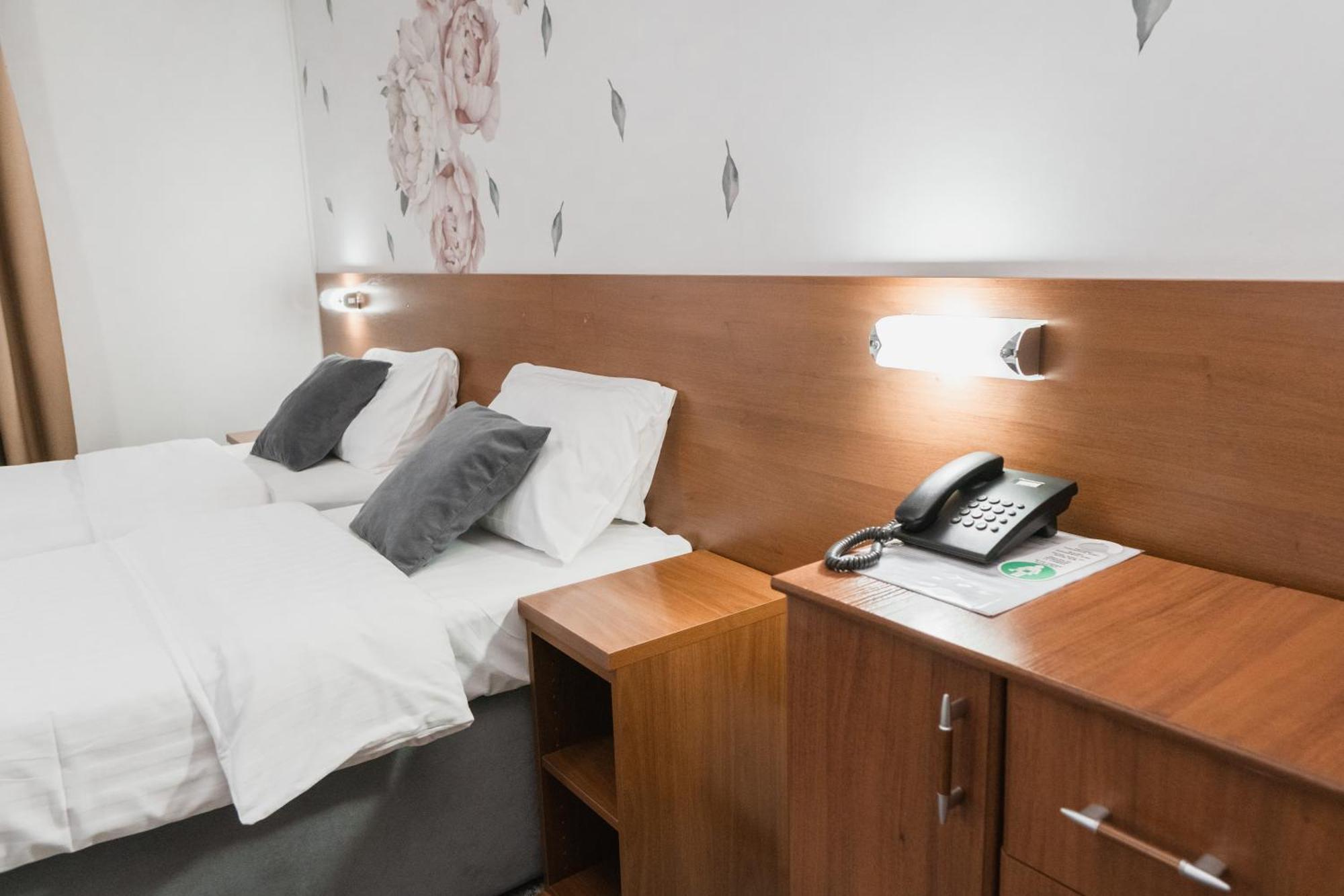 Hotel Damis Pale Ngoại thất bức ảnh
