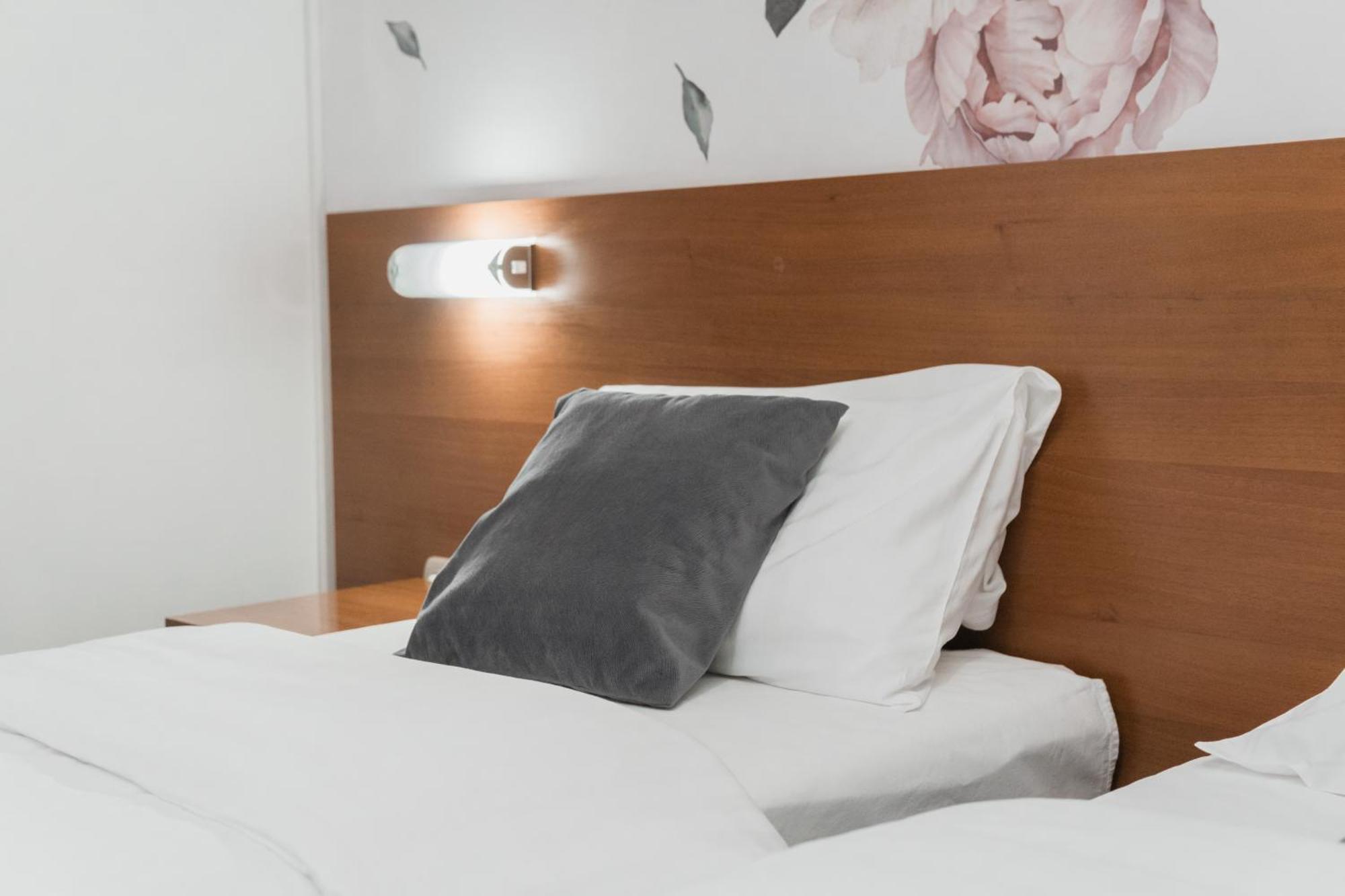 Hotel Damis Pale Ngoại thất bức ảnh