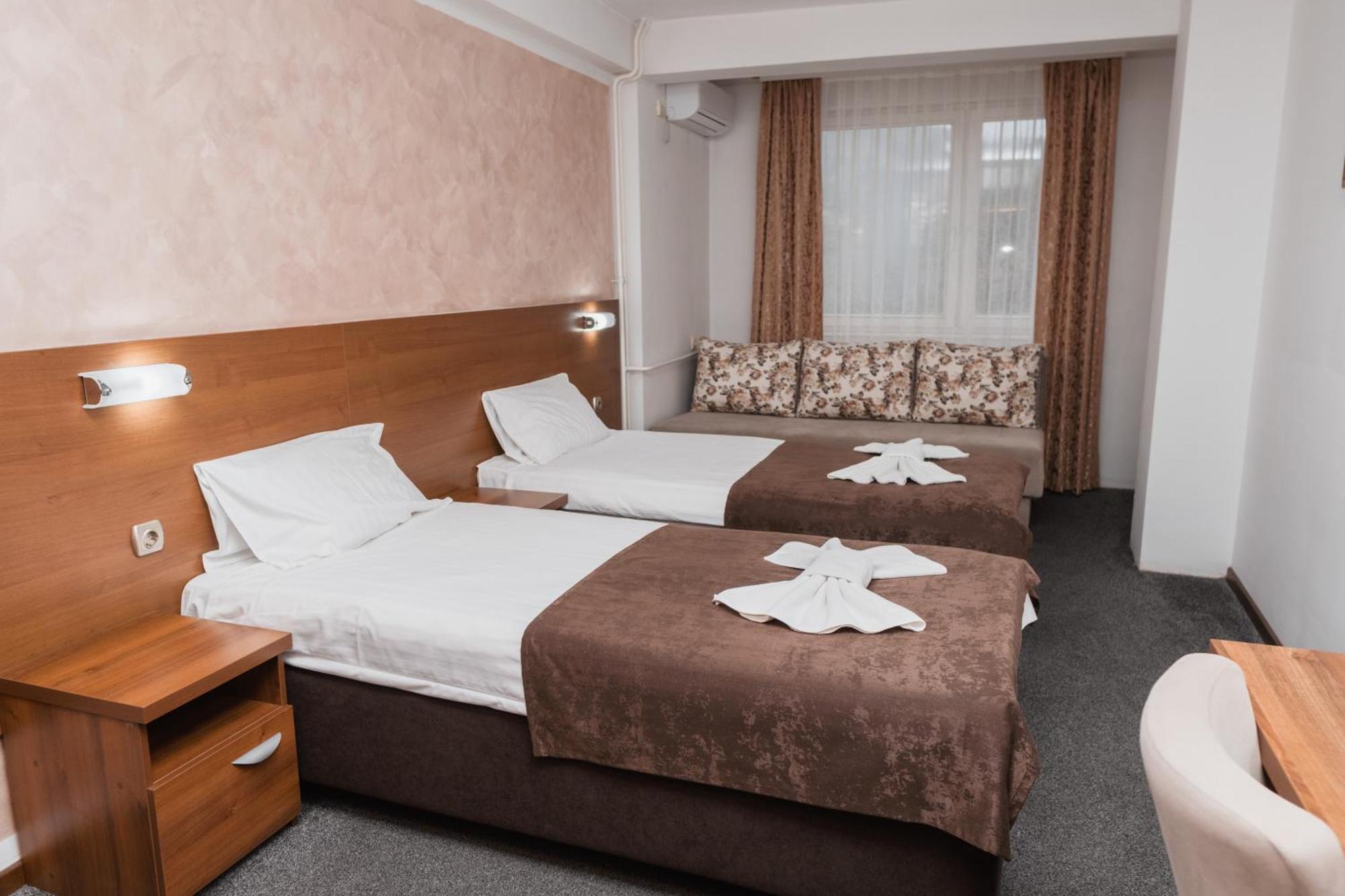 Hotel Damis Pale Ngoại thất bức ảnh
